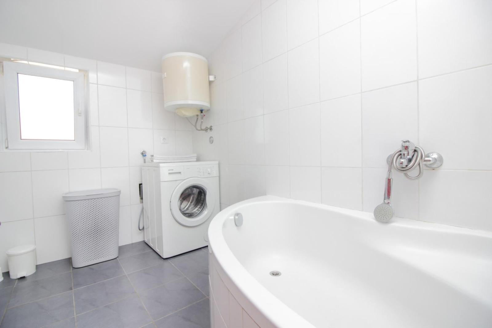 Apartman Lara *