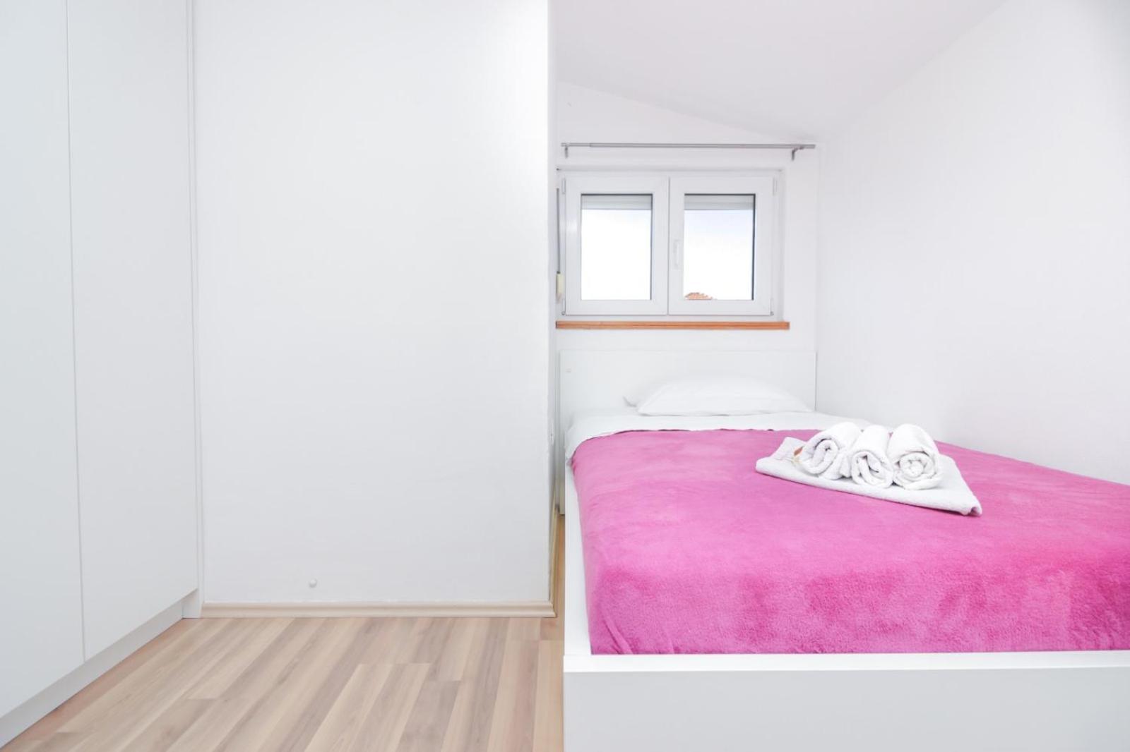 Lara Apartman
